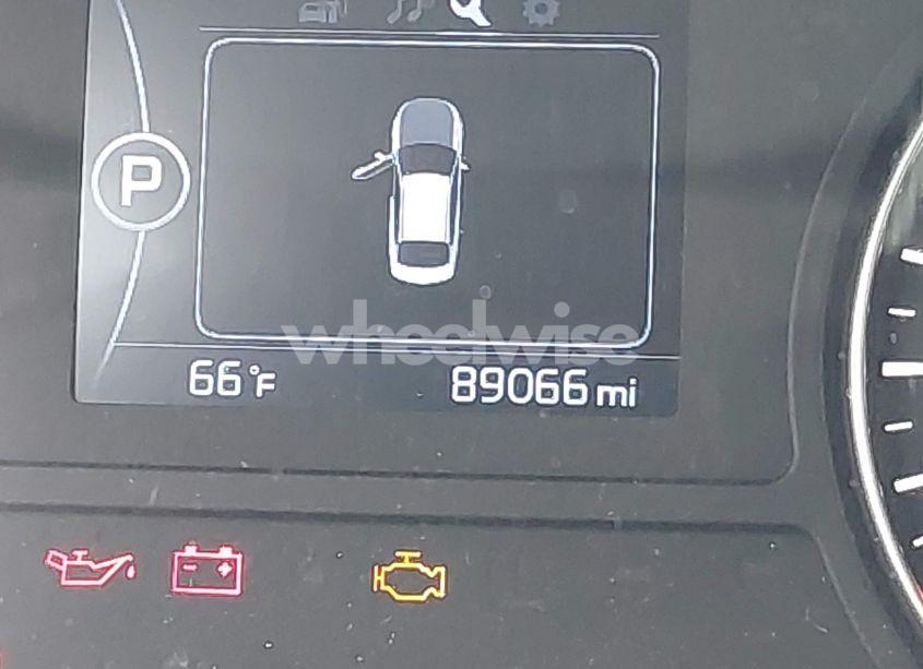 Photo 16 of 2018 Kia Optima EX (VIN 5XXGU4L39JG237859)