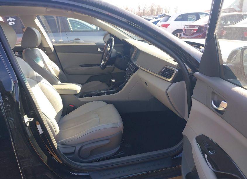 Photo 5 of 2018 Kia Optima EX (VIN 5XXGU4L39JG245606)