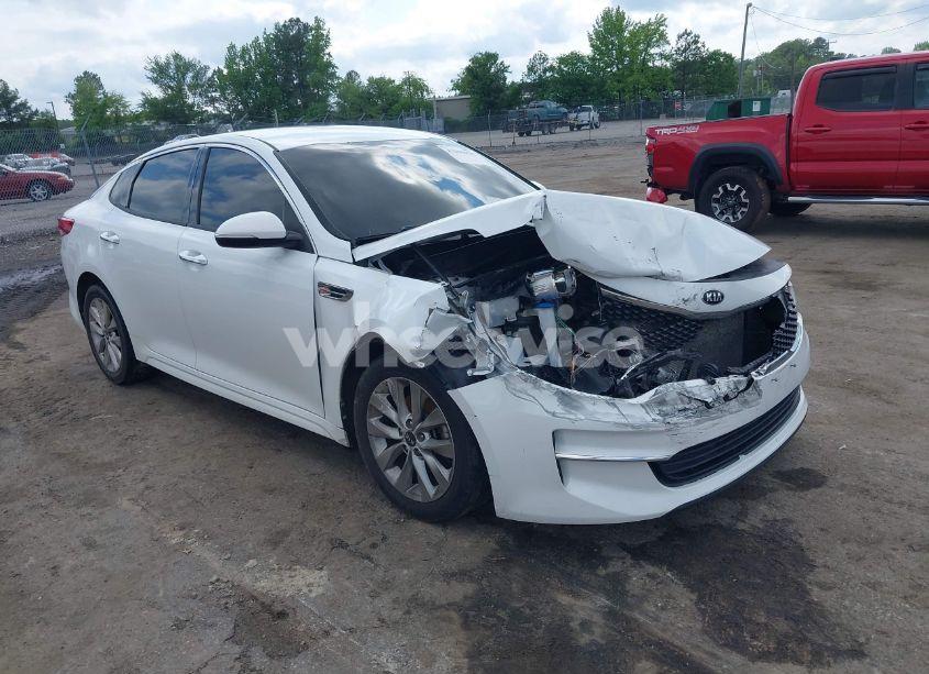 2018 Kia Optima EX (VIN 5XXGU4L39JG252068) main photo