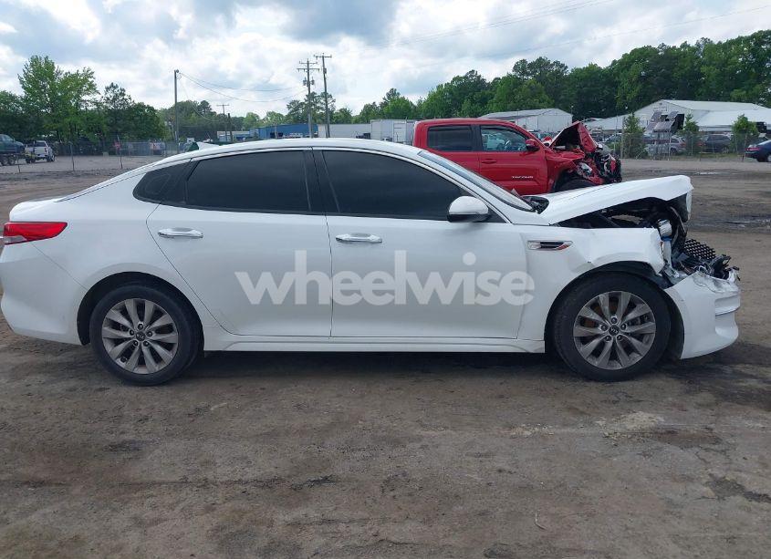 Photo 13 of 2018 Kia Optima EX (VIN 5XXGU4L39JG252068)