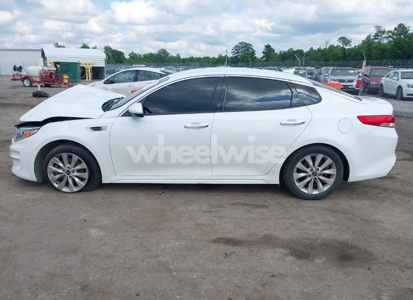 Photo 14 of 2018 Kia Optima EX (VIN 5XXGU4L39JG252068)
