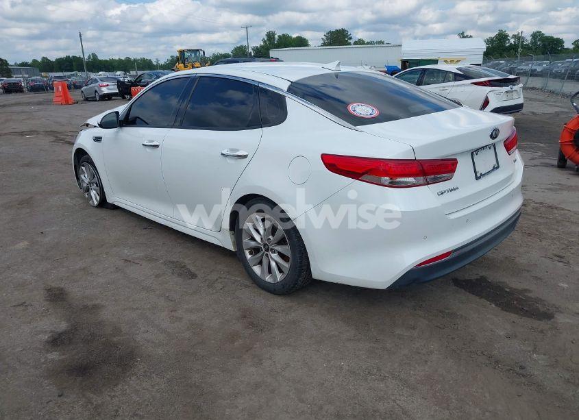 Photo 3 of 2018 Kia Optima EX (VIN 5XXGU4L39JG252068)