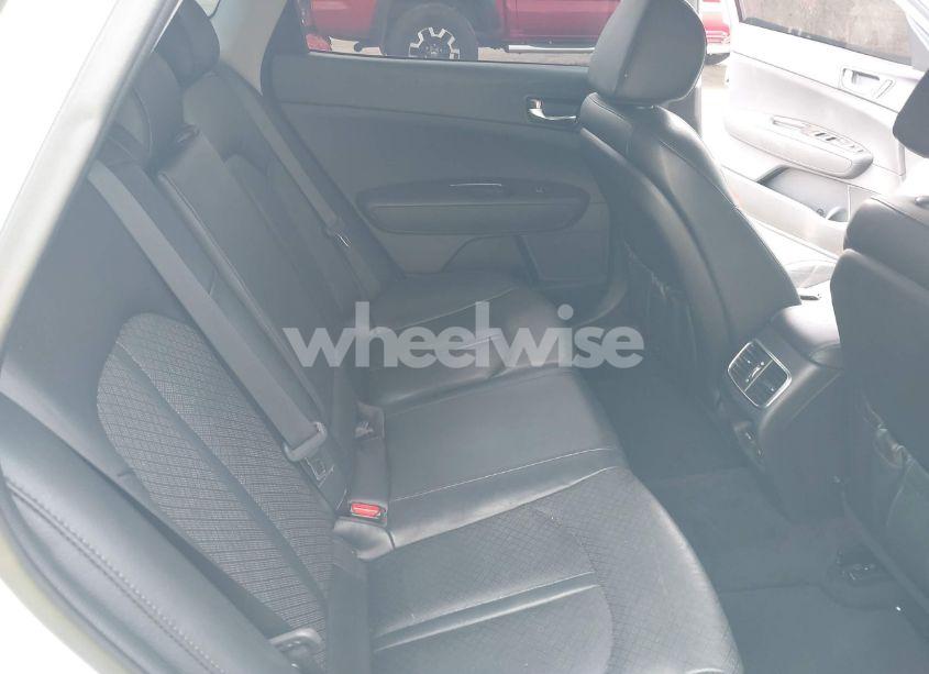 Photo 8 of 2018 Kia Optima EX (VIN 5XXGU4L39JG252068)