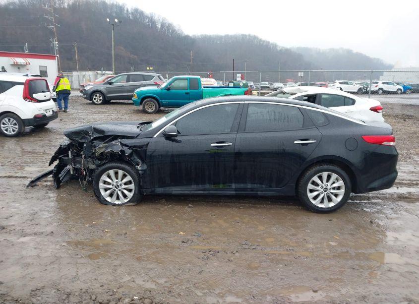 Photo 14 of 2018 Kia Optima EX (VIN 5XXGU4L39JG252975)