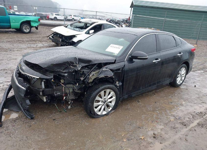 Photo 2 of 2018 Kia Optima EX (VIN 5XXGU4L39JG252975)