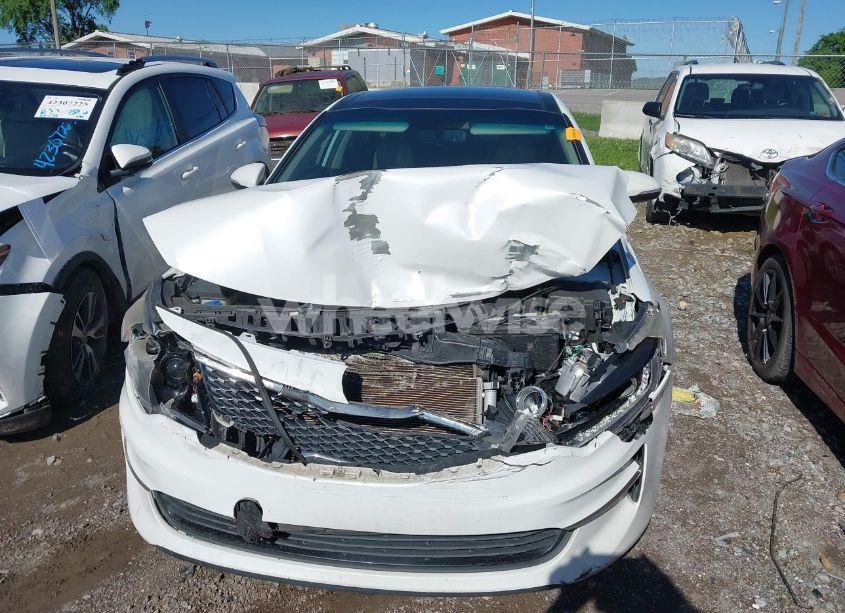 Photo 12 of 2016 Kia Optima EX (VIN 5XXGU4L3XGG009331)