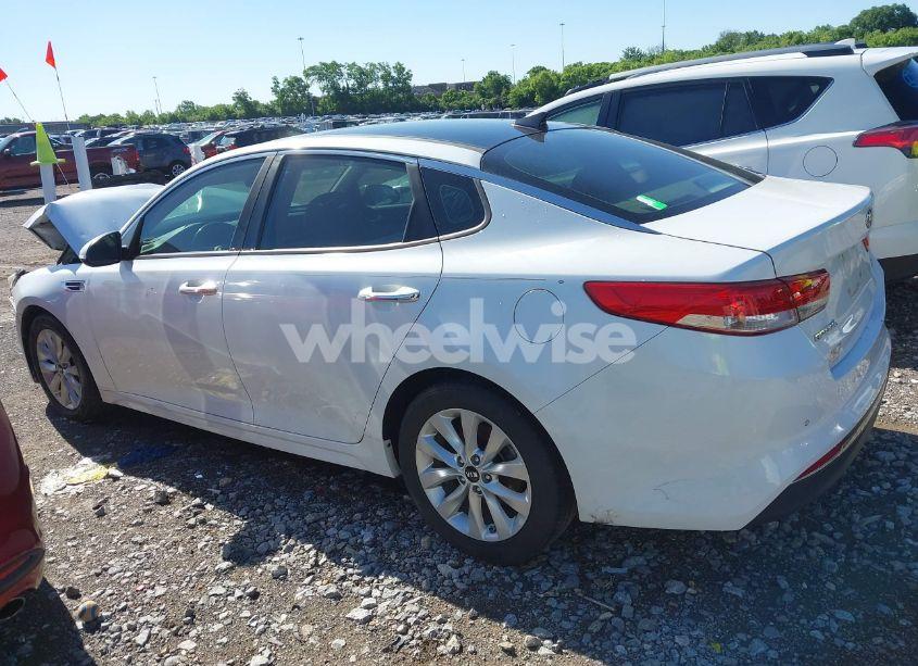 Photo 14 of 2016 Kia Optima EX (VIN 5XXGU4L3XGG009331)