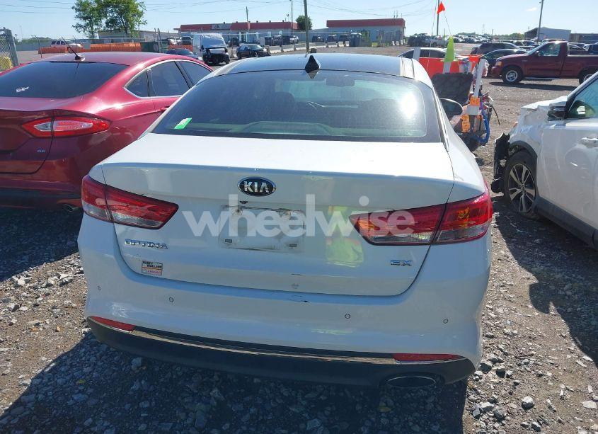 Photo 16 of 2016 Kia Optima EX (VIN 5XXGU4L3XGG009331)