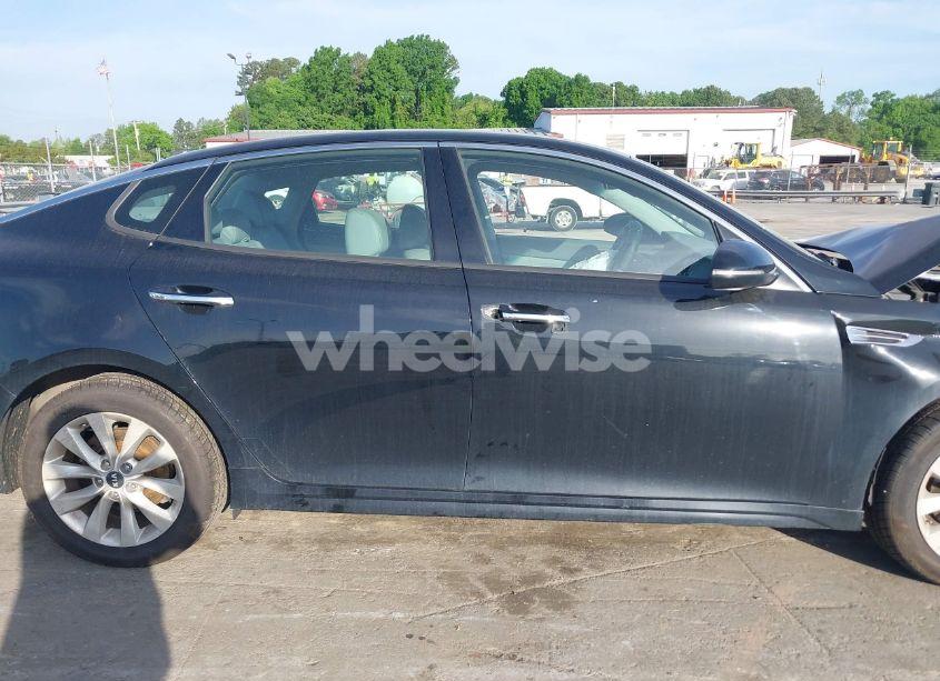 Photo 13 of 2016 Kia Optima EX (VIN 5XXGU4L3XGG033323)