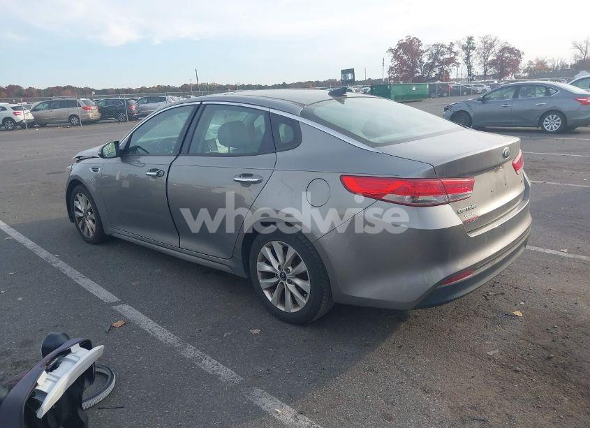 Photo 3 of 2016 Kia Optima EX (VIN 5XXGU4L3XGG064278)