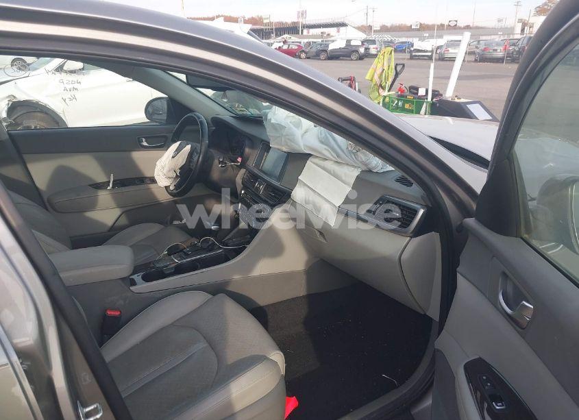 Photo 5 of 2016 Kia Optima EX (VIN 5XXGU4L3XGG064278)