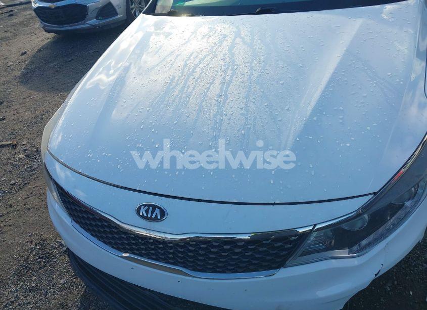 Photo 10 of 2016 Kia Optima EX (VIN 5XXGU4L3XGG078374)