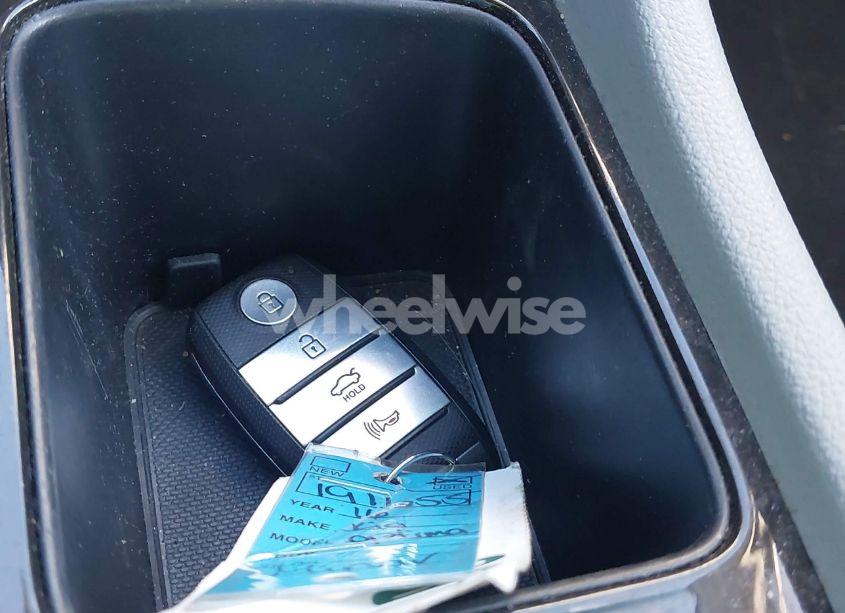 Photo 11 of 2016 Kia Optima EX (VIN 5XXGU4L3XGG078374)