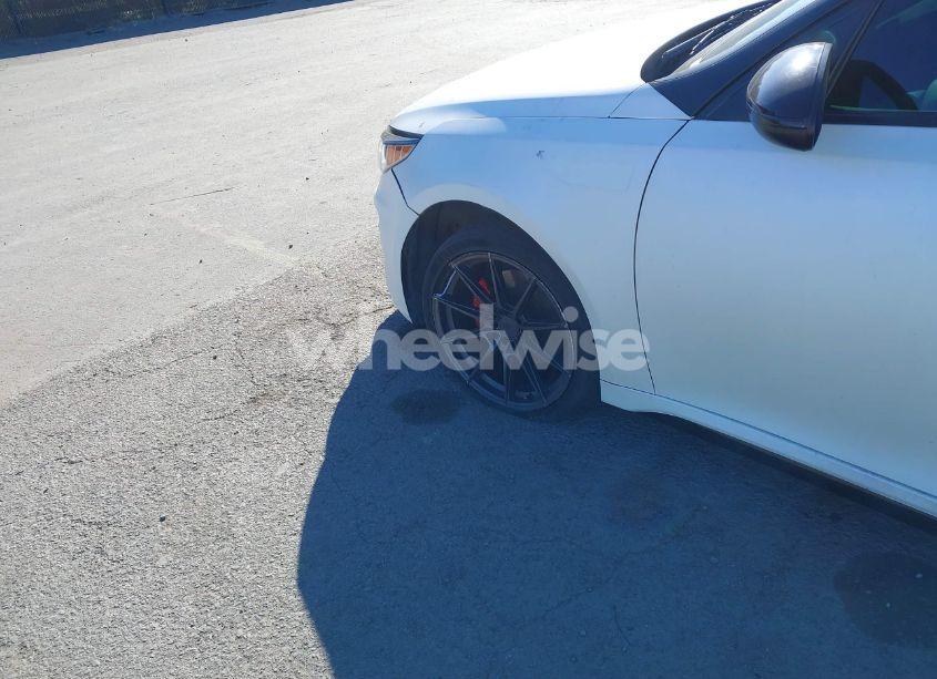 Photo 18 of 2016 Kia Optima EX (VIN 5XXGU4L3XGG087429)