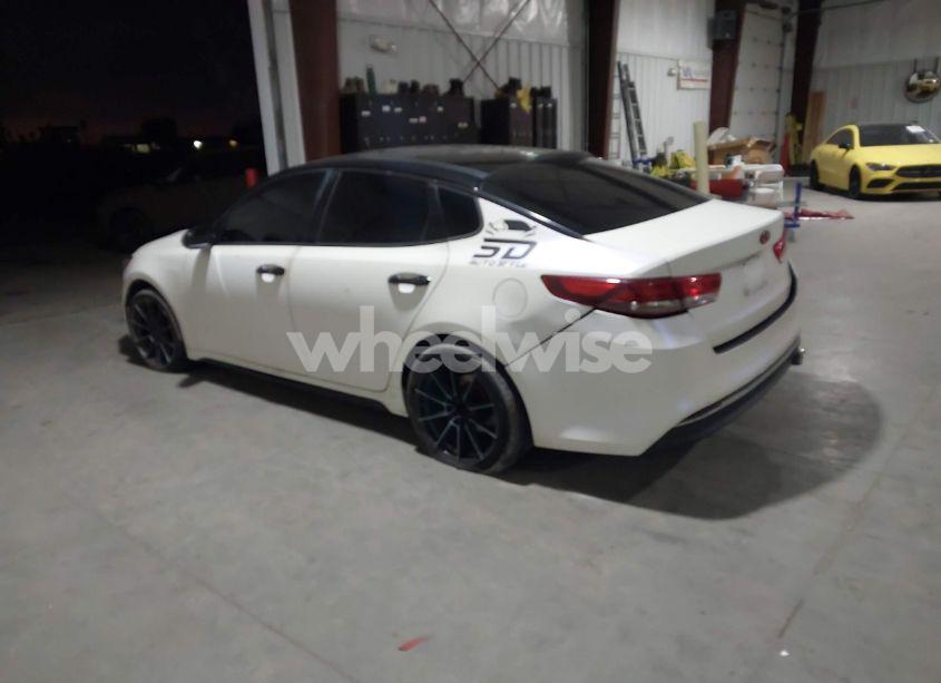 Photo 3 of 2016 Kia Optima EX (VIN 5XXGU4L3XGG087429)