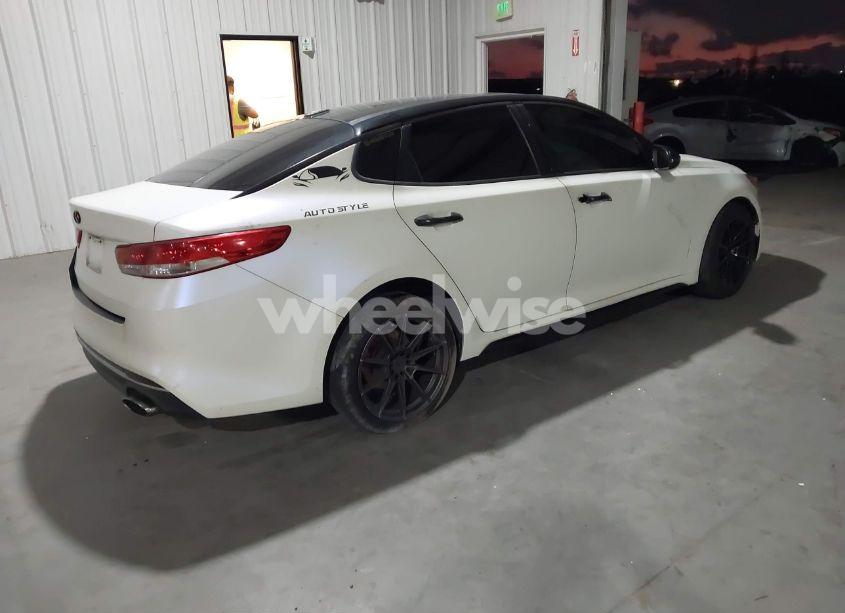 Photo 4 of 2016 Kia Optima EX (VIN 5XXGU4L3XGG087429)