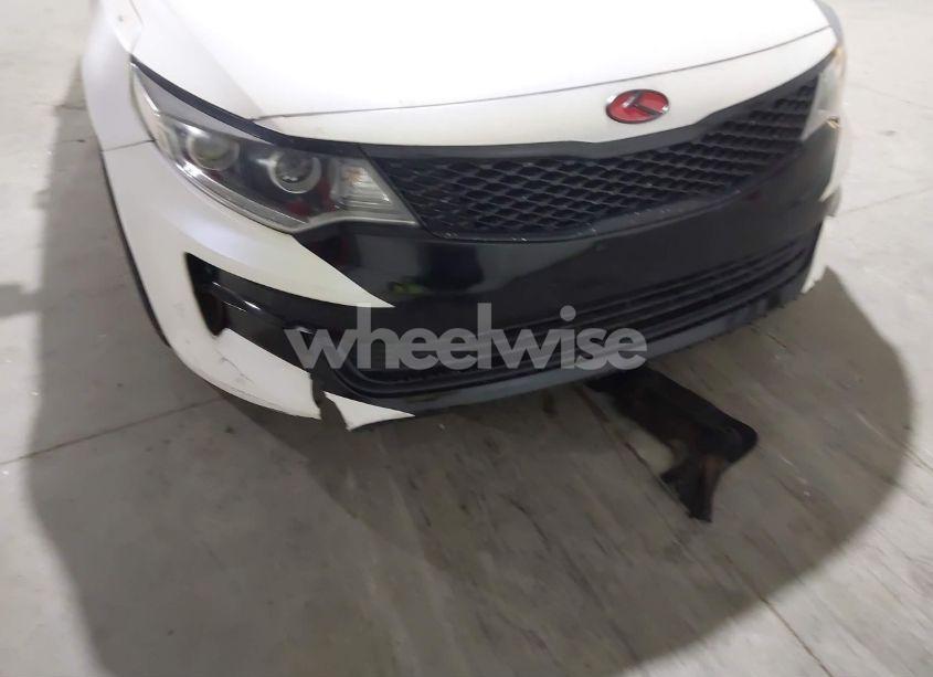 Photo 6 of 2016 Kia Optima EX (VIN 5XXGU4L3XGG087429)