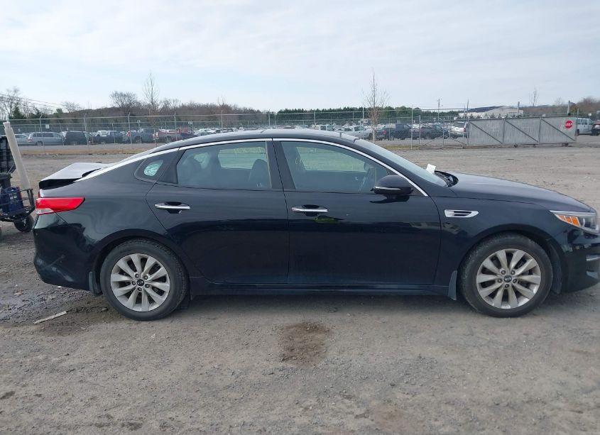 Photo 13 of 2016 Kia Optima EX (VIN 5XXGU4L3XGG095398)