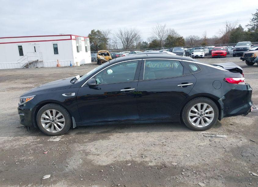 Photo 14 of 2016 Kia Optima EX (VIN 5XXGU4L3XGG095398)