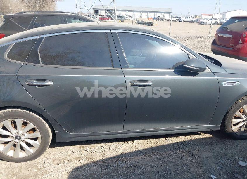 Photo 13 of 2016 Kia Optima EX (VIN 5XXGU4L3XGG098687)