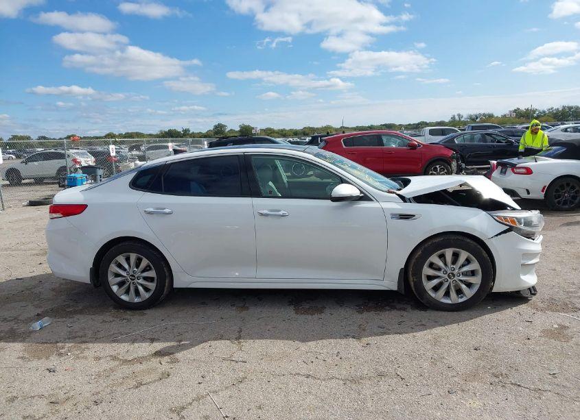 Photo 13 of 2016 Kia Optima EX (VIN 5XXGU4L3XGG119053)