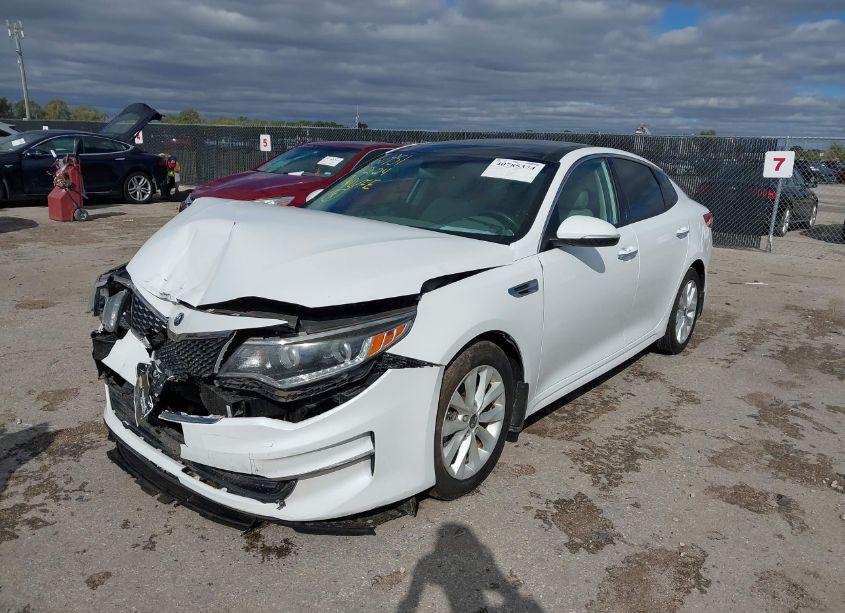 Photo 2 of 2016 Kia Optima EX (VIN 5XXGU4L3XGG119053)