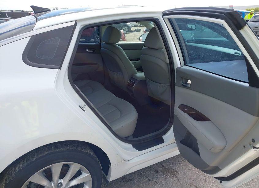 Photo 8 of 2016 Kia Optima EX (VIN 5XXGU4L3XGG119053)