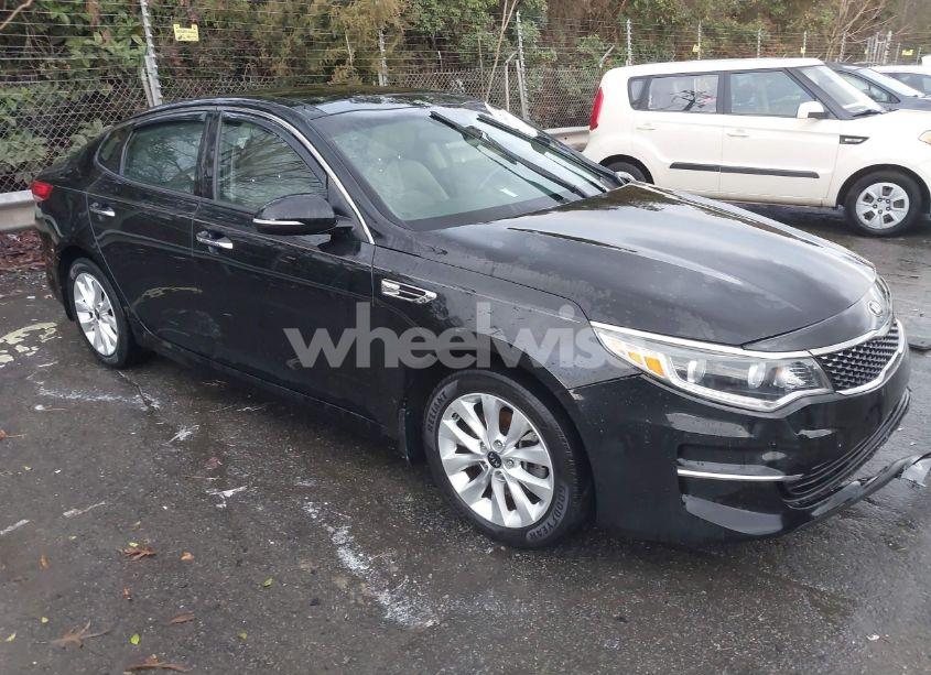 2016 Kia Optima EX (VIN 5XXGU4L3XGG120641) main photo