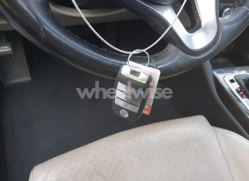 Photo 11 of 2016 Kia Optima EX (VIN 5XXGU4L3XGG120641)