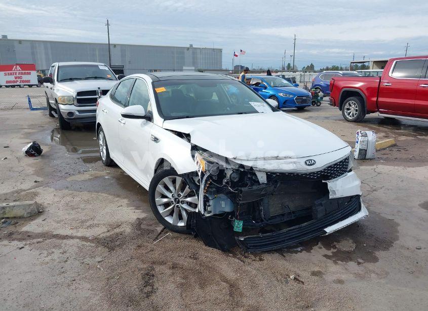 2017 Kia Optima EX (VIN 5XXGU4L3XHG143404) main photo