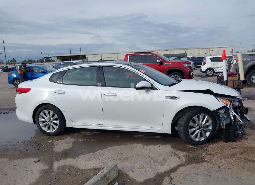 Photo 13 of 2017 Kia Optima EX (VIN 5XXGU4L3XHG143404)