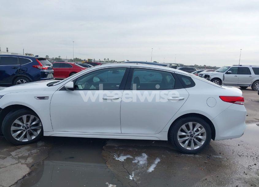 Photo 14 of 2017 Kia Optima EX (VIN 5XXGU4L3XHG143404)
