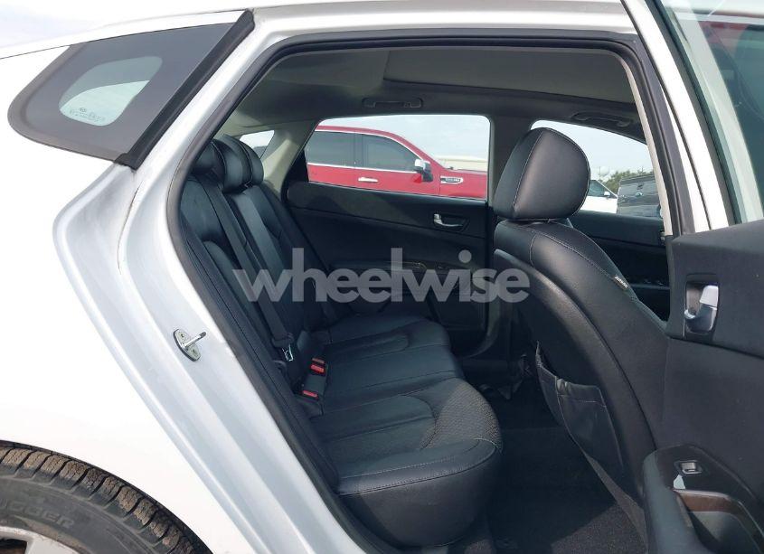 Photo 8 of 2017 Kia Optima EX (VIN 5XXGU4L3XHG143404)