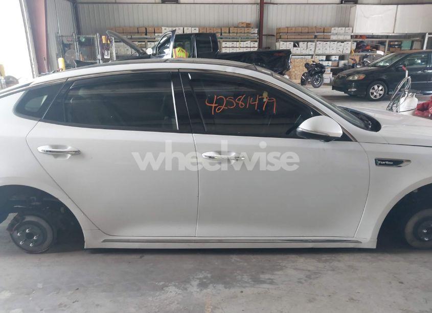 Photo 13 of 2016 Kia Optima SXL TURBO (VIN 5XXGV4L20GG107109)