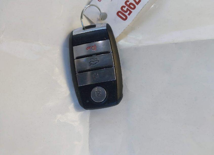 Photo 11 of 2016 Kia Optima SXL TURBO (VIN 5XXGV4L21GG051388)