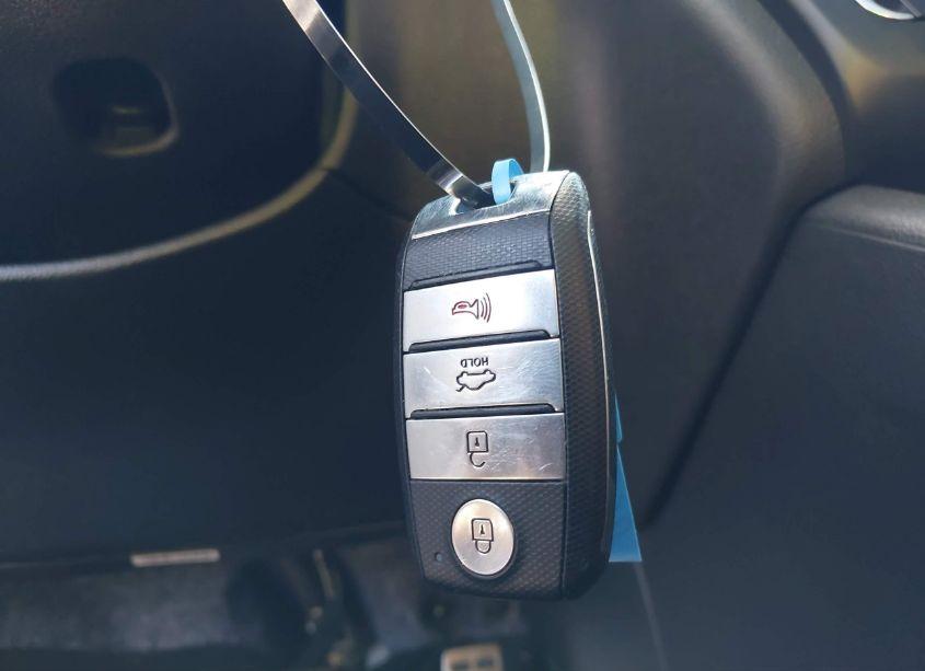 Photo 11 of 2016 Kia Optima SXL TURBO (VIN 5XXGV4L21GG115171)