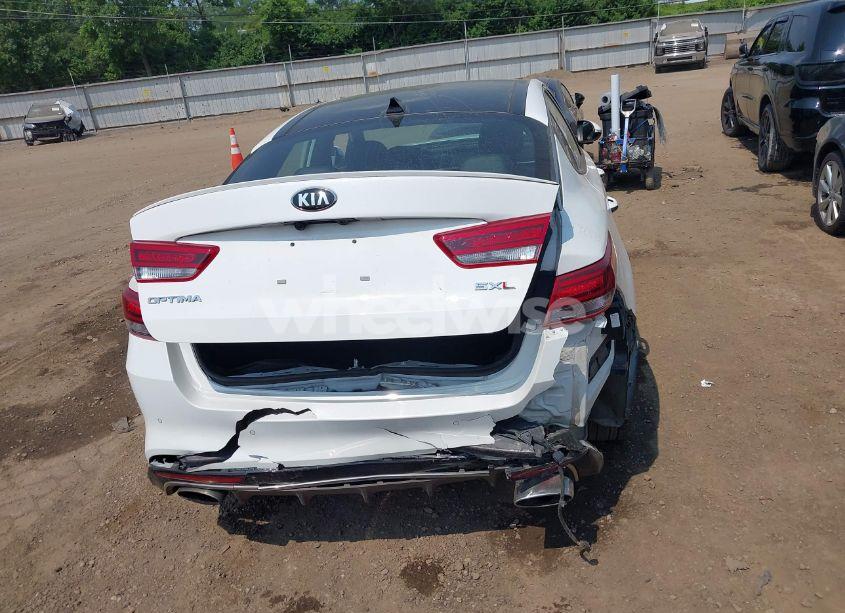 Photo 16 of 2018 Kia Optima SX TURBO (VIN 5XXGV4L22JG249081)