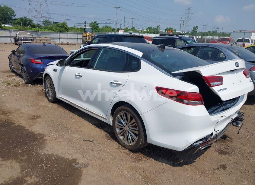 Photo 3 of 2018 Kia Optima SX TURBO (VIN 5XXGV4L22JG249081)