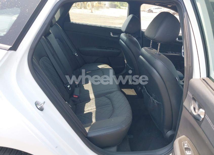 Photo 8 of 2018 Kia Optima SX TURBO (VIN 5XXGV4L22JG249081)