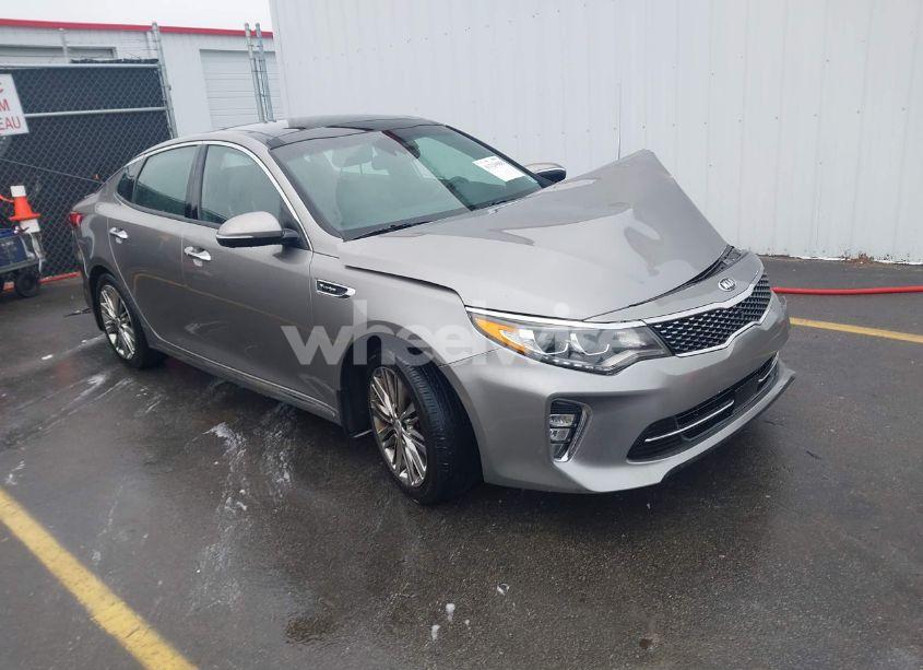 2018 Kia Optima SX TURBO (VIN 5XXGV4L24JG226353) main photo
