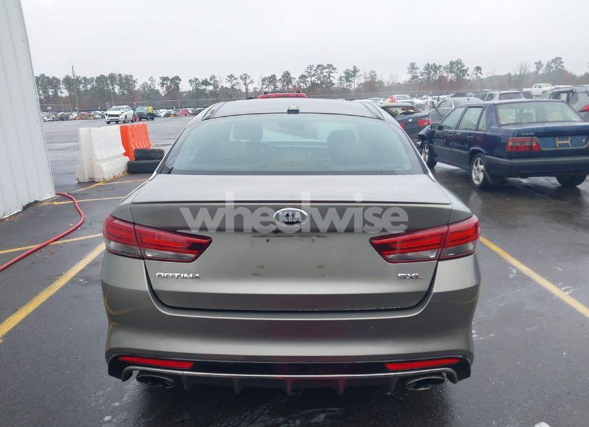 Photo 16 of 2018 Kia Optima SX TURBO (VIN 5XXGV4L24JG226353)