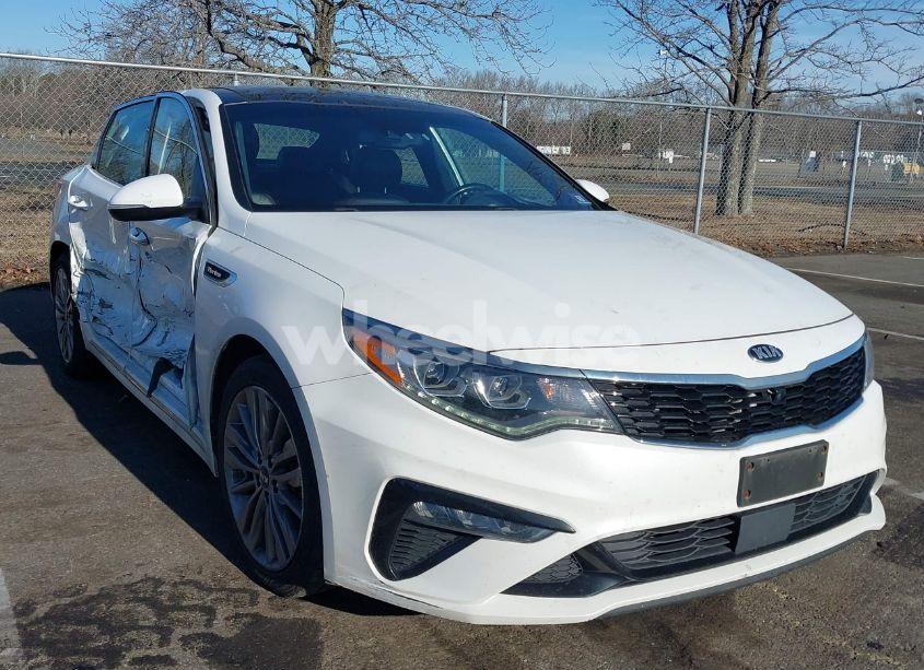 2019 Kia Optima SX TURBO (VIN 5XXGV4L26KG303256) main photo