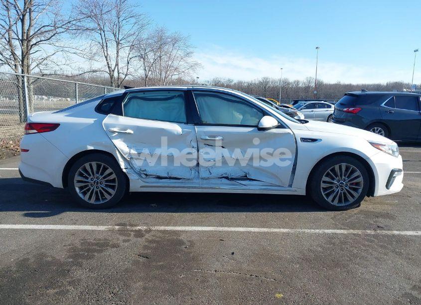 Photo 13 of 2019 Kia Optima SX TURBO (VIN 5XXGV4L26KG303256)