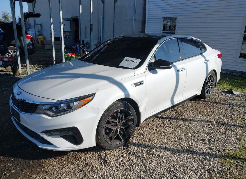Photo 2 of 2019 Kia Optima SX TURBO (VIN 5XXGW4L20KG366978)