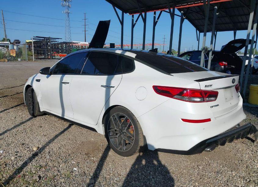 Photo 3 of 2019 Kia Optima SX TURBO (VIN 5XXGW4L20KG366978)