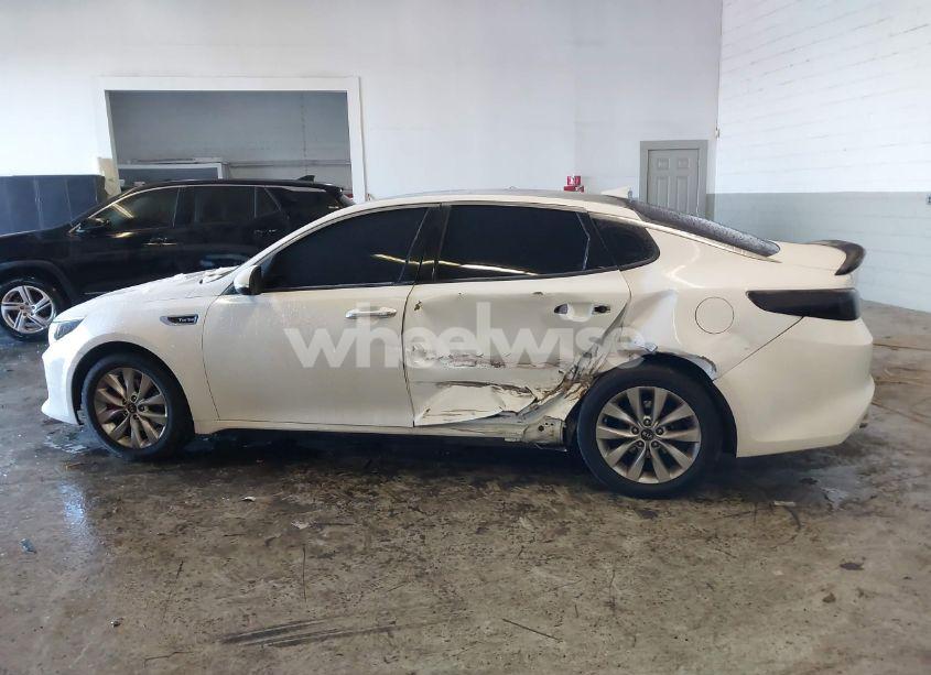 Photo 14 of 2016 Kia Optima SX TURBO (VIN 5XXGW4L23GG016526)