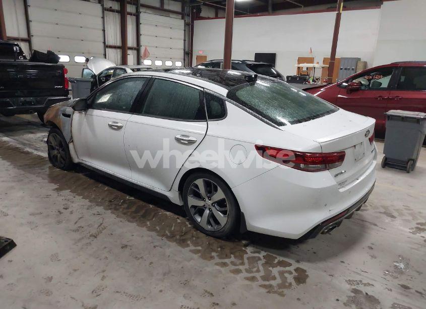 Photo 3 of 2016 Kia Optima SX TURBO (VIN 5XXGW4L24GG002425)