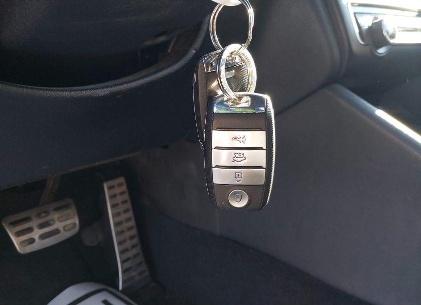 Photo 11 of 2016 Kia Optima SX TURBO (VIN 5XXGW4L26GG046832)