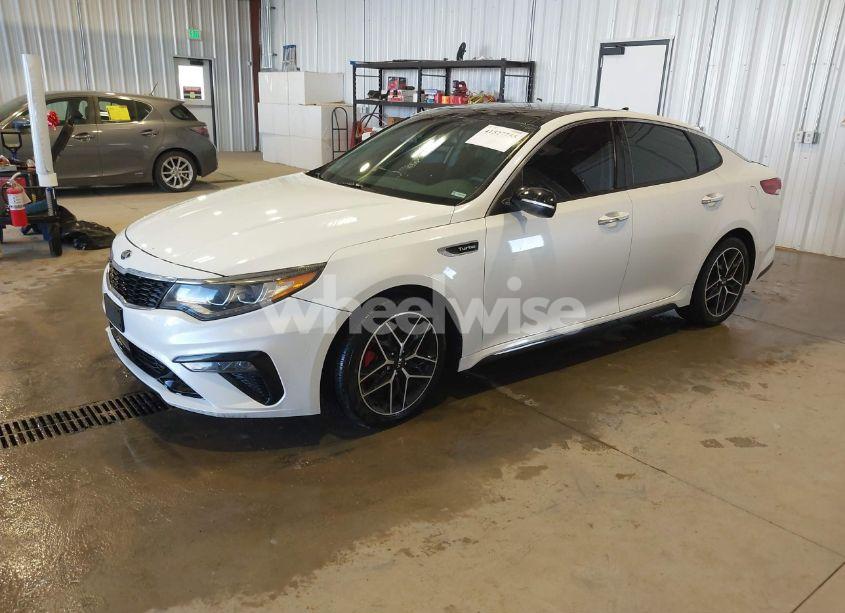 Photo 2 of 2019 Kia Optima SX TURBO (VIN 5XXGW4L26KG307854)
