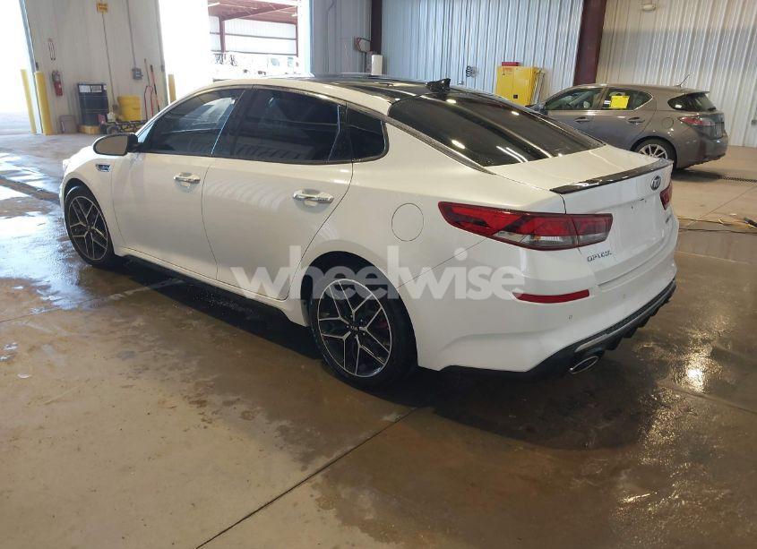 Photo 3 of 2019 Kia Optima SX TURBO (VIN 5XXGW4L26KG307854)